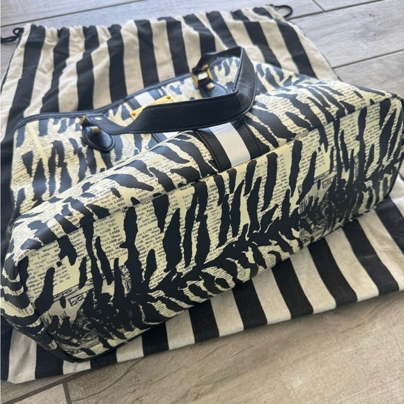 L.A.M.B shoulder bag (Gwen Stefani) - Picture 3 of 8